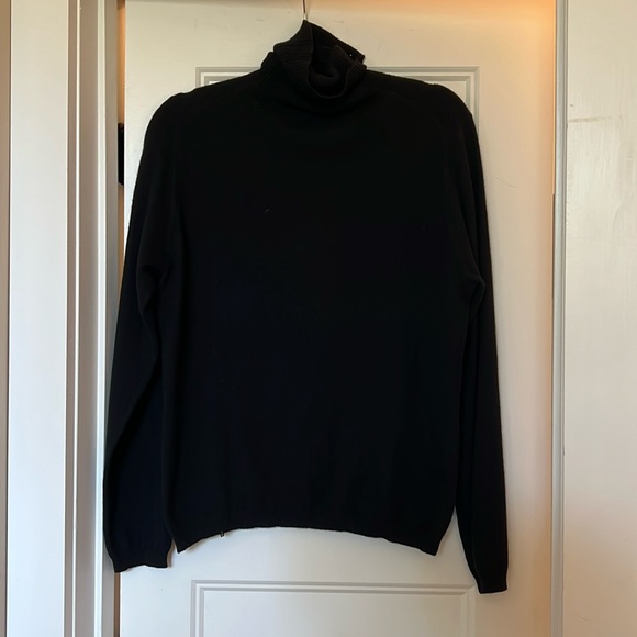 Lord and Taylor Large Cashmere sweater - Picture 1 of 5